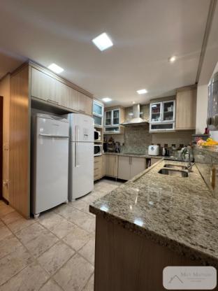 Prédio de Alvenaria Residencial e Comercial